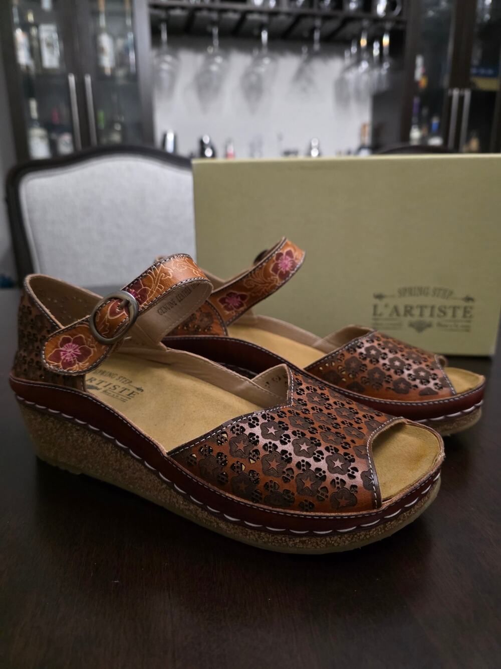 L'Artiste NEW Delphia Leather Wedge Sandals Size EU 39 US 8.5